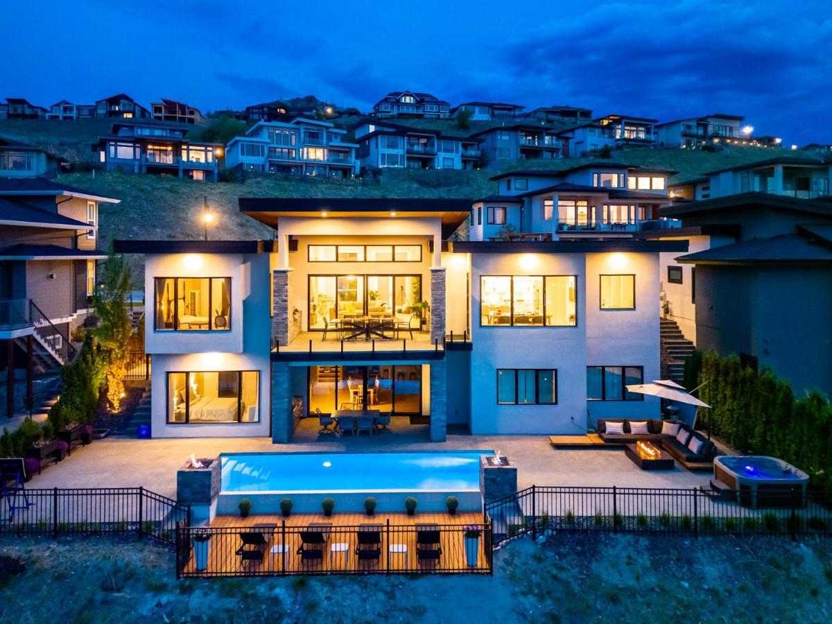 Newly Modern House W/ Urban Landscape Of Kelowna!！ Villa Exteriör bild